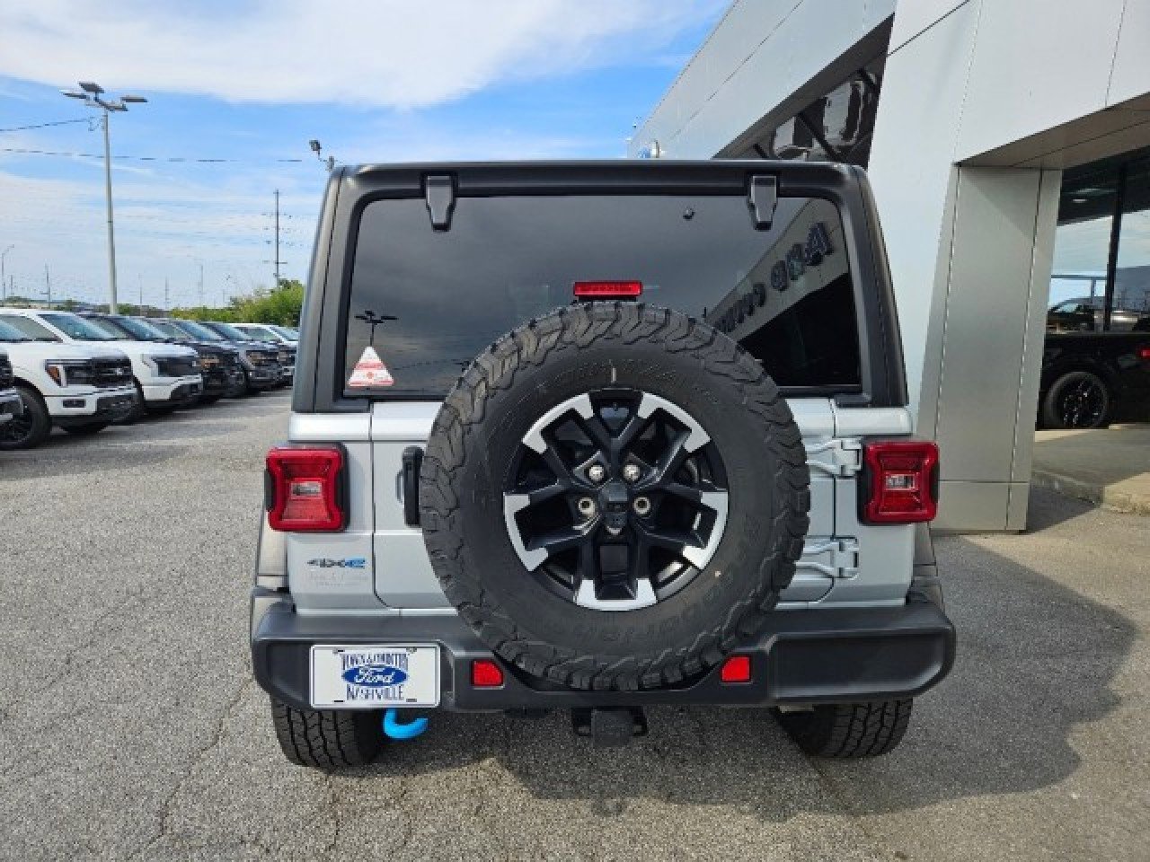 Used 2024 Jeep Wrangler Unlimited Rubicon 4xe image 5