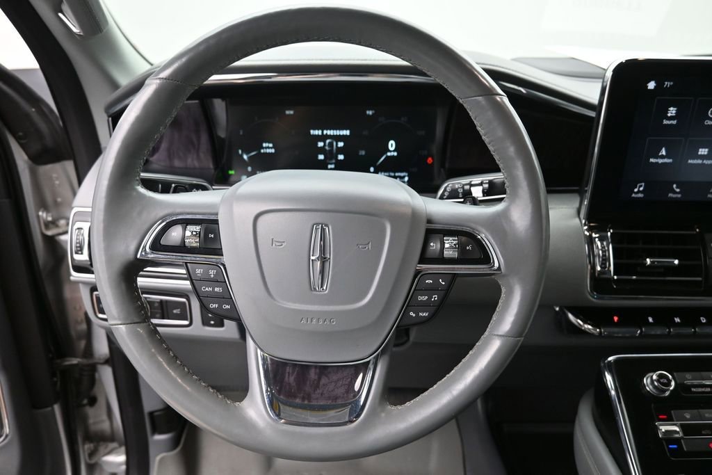 Used 2019 Lincoln Navigator Select RWD image 7