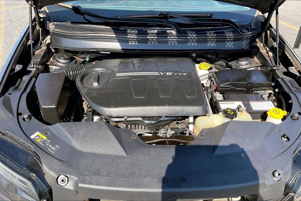 Used 2019 Jeep Cherokee Trailhawk AWD/4WD image 32