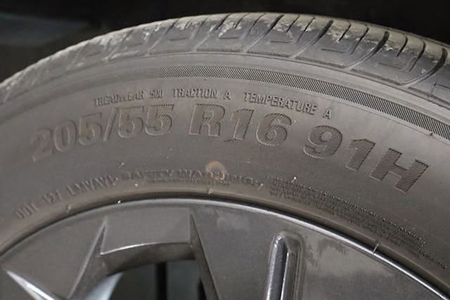 Used 2023 Hyundai Elantra SEL w/ Preferred Accessory Package image 40