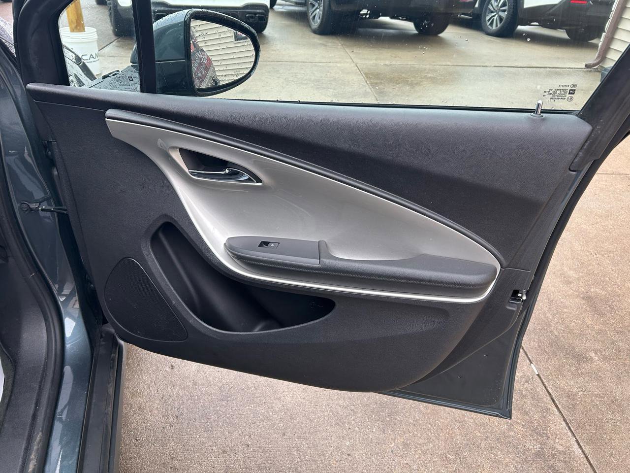 Used 2013 Chevrolet Volt w/ Comfort Package image 16