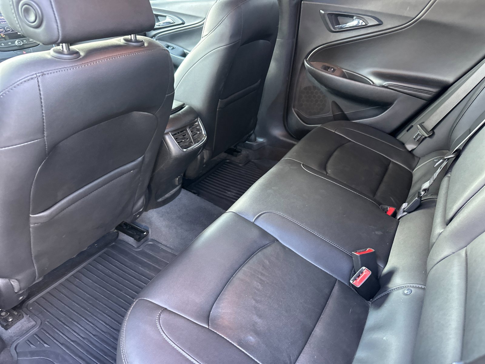 Used 2019 Chevrolet Malibu LT w/ Leather Package image 11