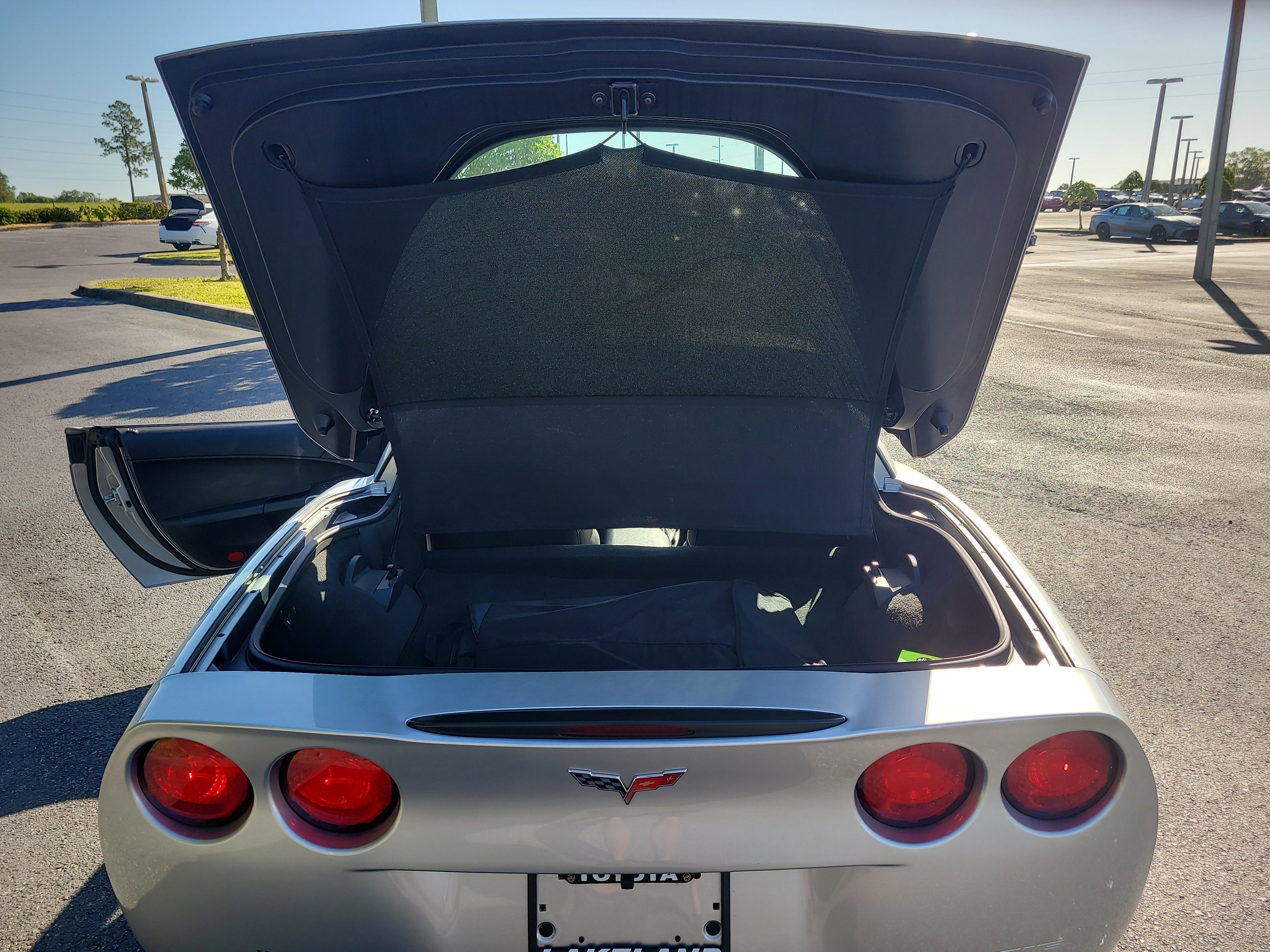 Used 2011 Chevrolet Corvette Coupe w/ Preferred Equipment Group RWD image 12