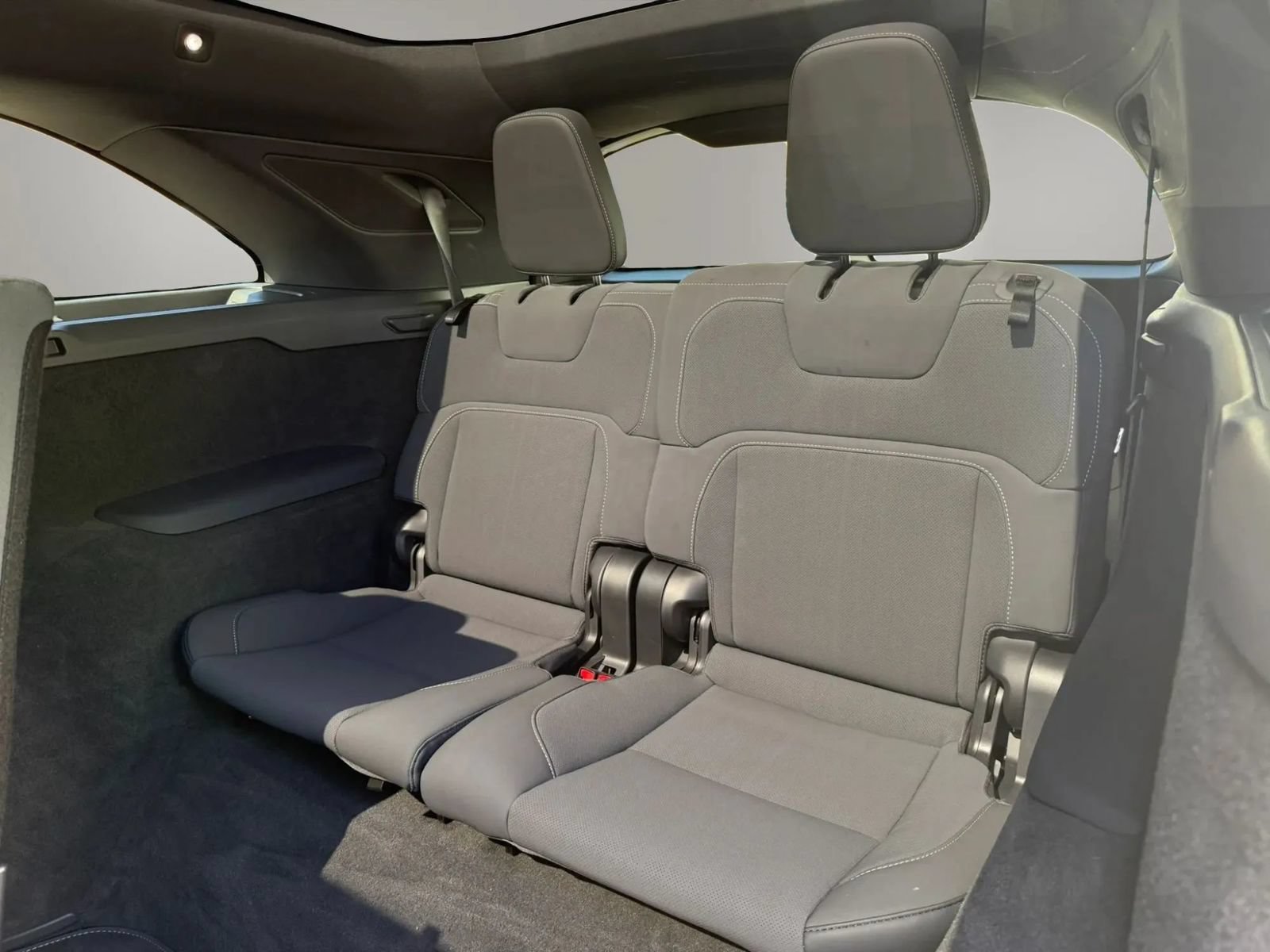 Used 2026 Lucid Gravity Grand Touring AWD/4WD image 13