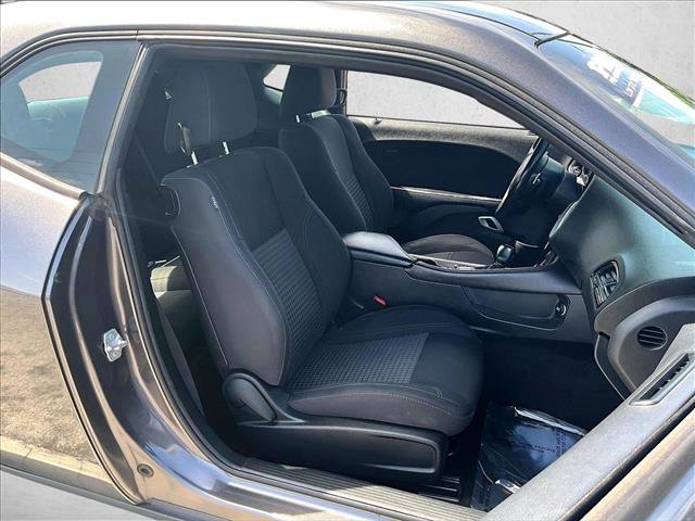 Used 2015 Dodge Challenger R/T w/ Quick Order Package 28B R/T RWD image 9