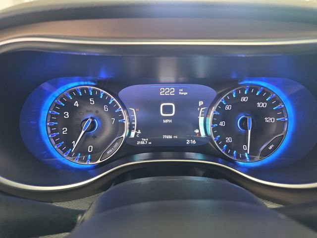 Used 2017 Chrysler Pacifica Touring-L Plus image 20