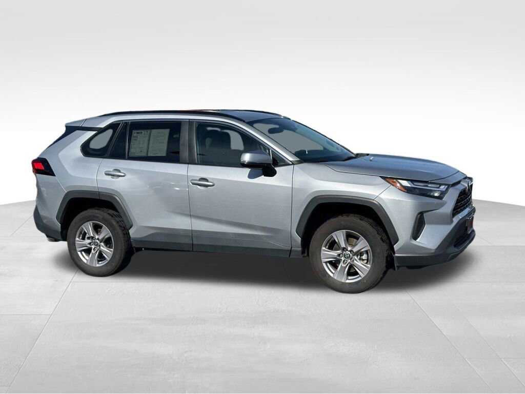 Used 2025 Toyota RAV4 XLE video 2