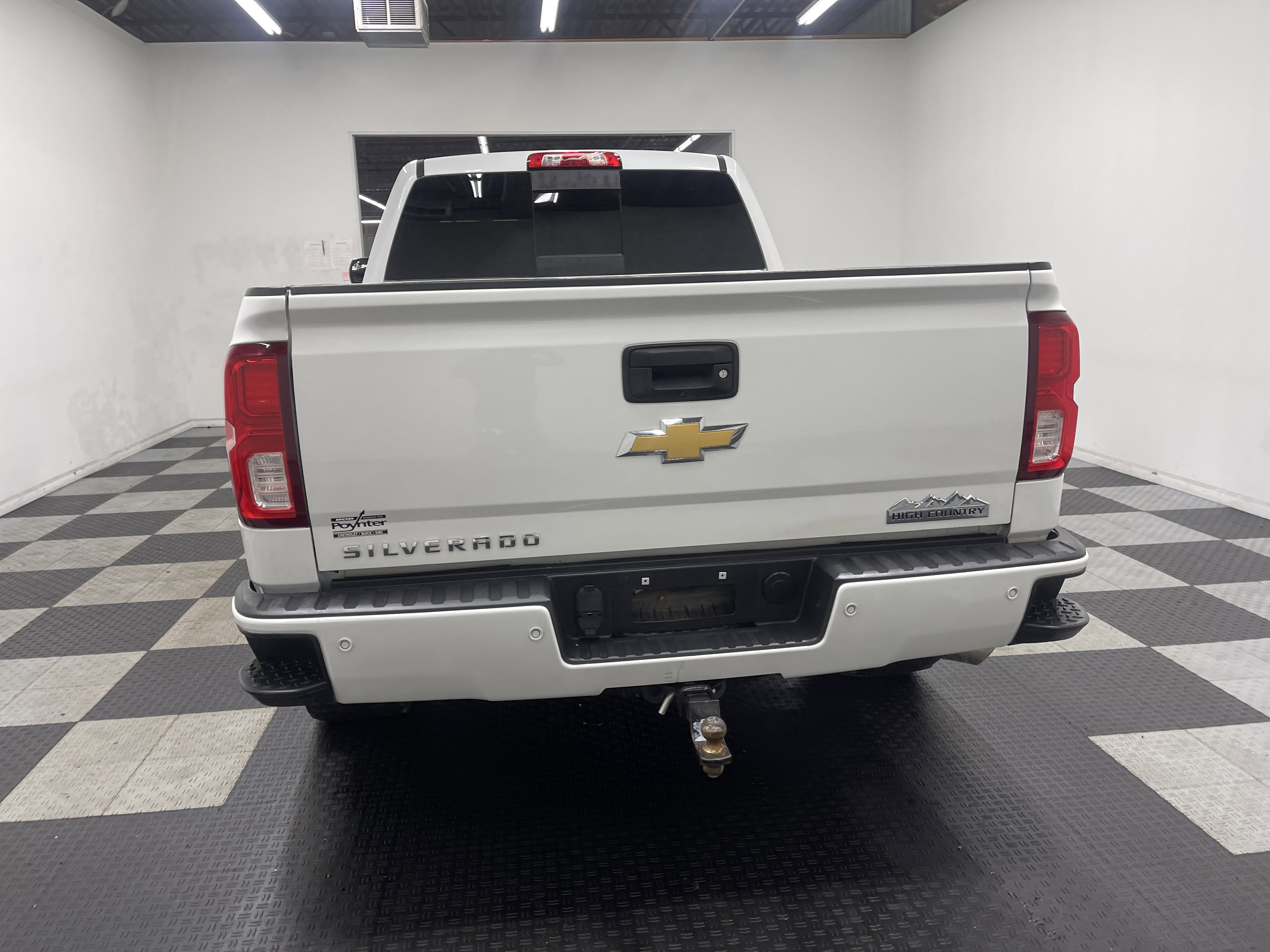 Used 2016 Chevrolet Silverado 1500 High Country w/ High Country Premium Package image 3