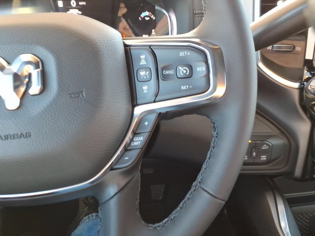 New 2026 RAM 2500 Laramie AWD/4WD image 21