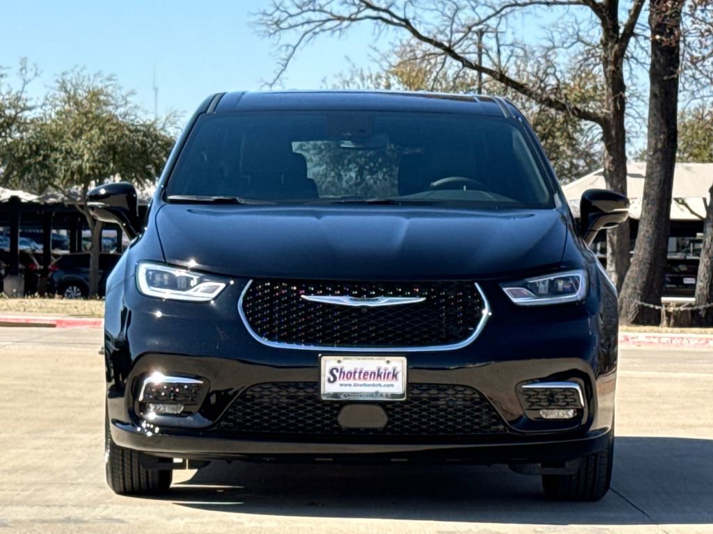 New 2026 Chrysler Pacifica Select FWD video 2