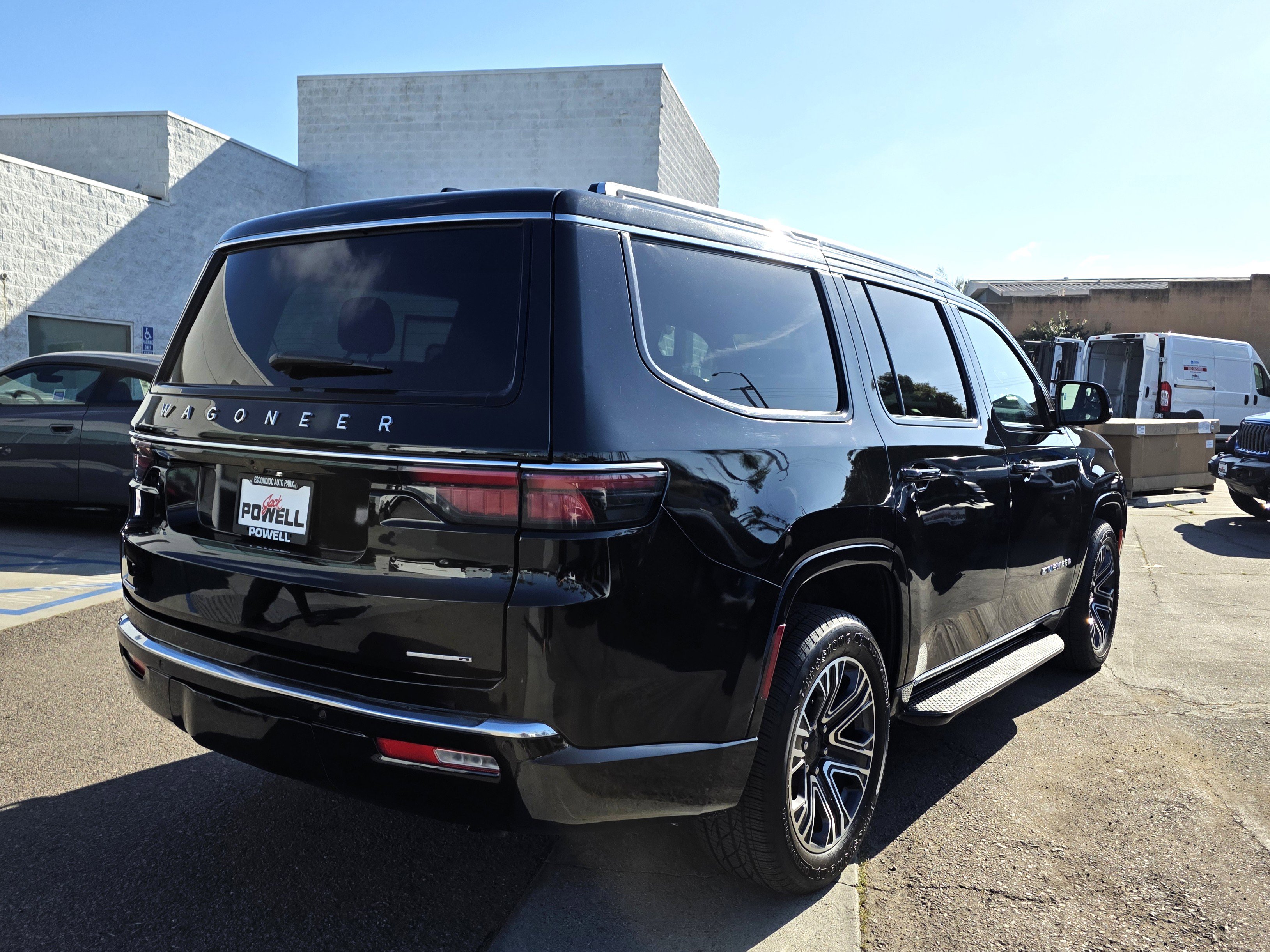 Certified 2023 Jeep Wagoneer Series II AWD/4WD image 5