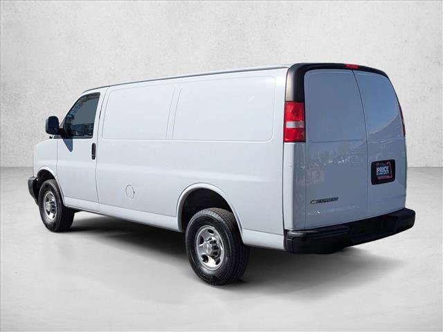 Used 2022 Chevrolet Express 3500 w/ Driver Convenience Package image 7