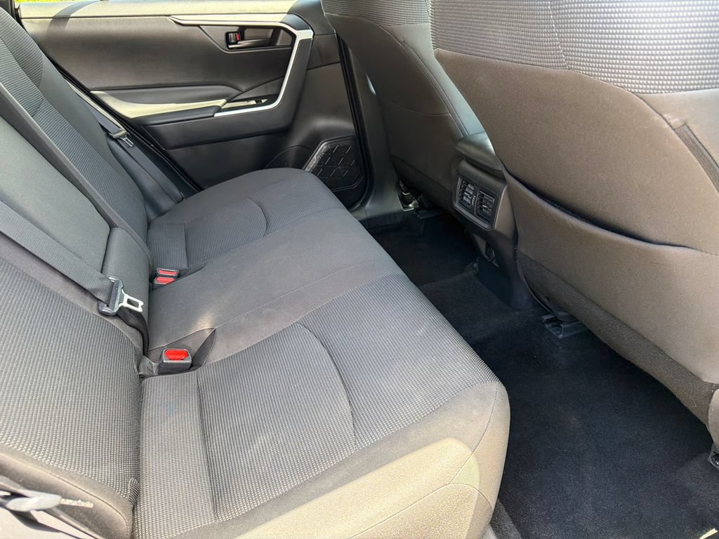 Used 2025 Toyota RAV4 LE AWD/4WD image 18