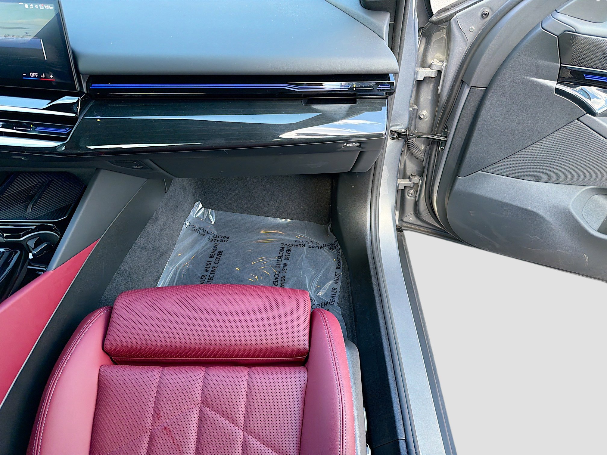 Used 2025 BMW 530i w/ Premium Package image 18