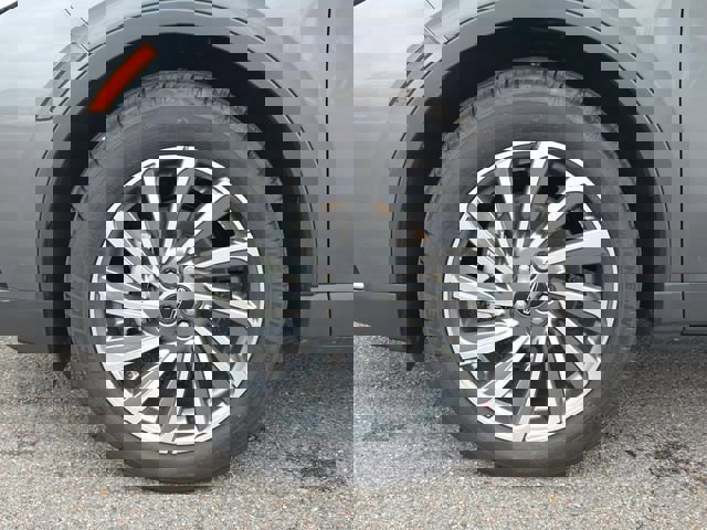 Used 2025 Lincoln Corsair Reserve w/ Equipment Group 202A image 10