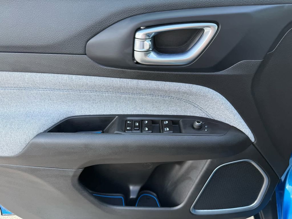 Used 2024 Jeep Compass Sport image 26