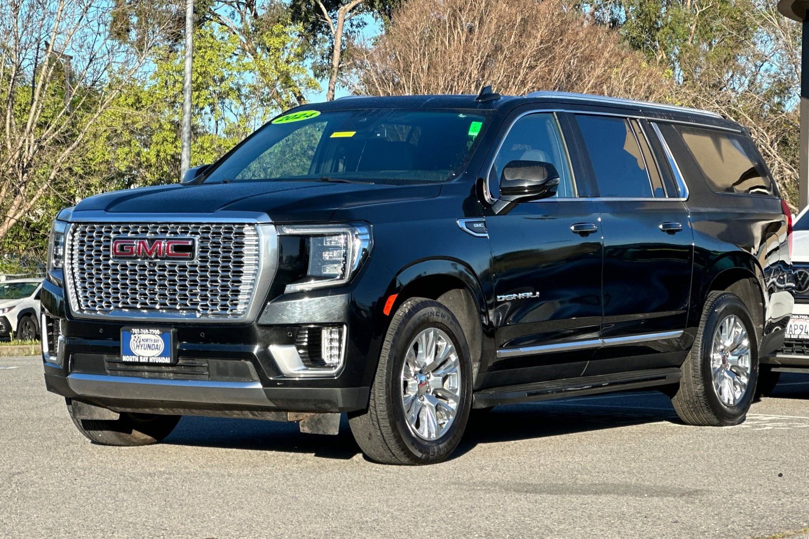 Used 2024 GMC Yukon XL Denali AWD/4WD image 8