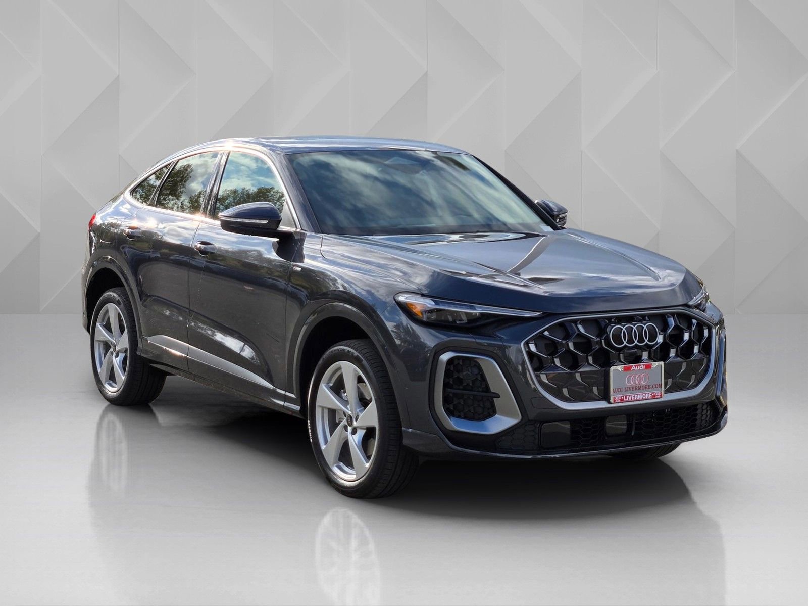 New 2025 Audi Q5 Premium Plus AWD/4WD image 8