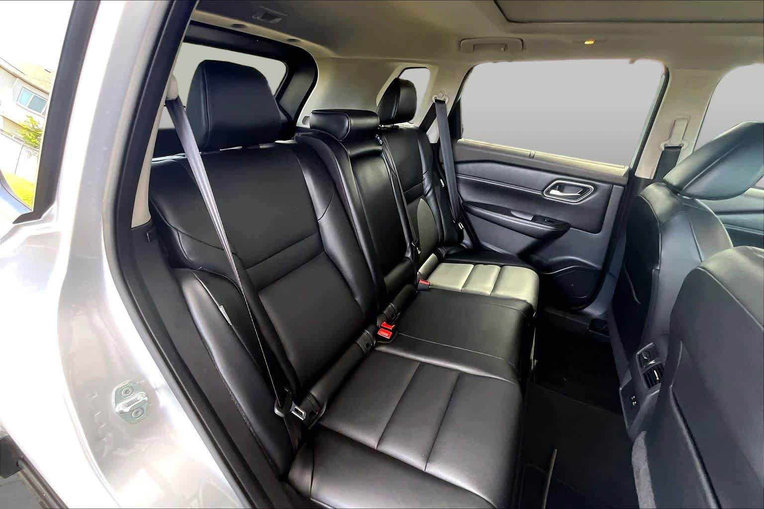 Used 2021 Nissan Rogue SV w/ Premium Package FWD image 21