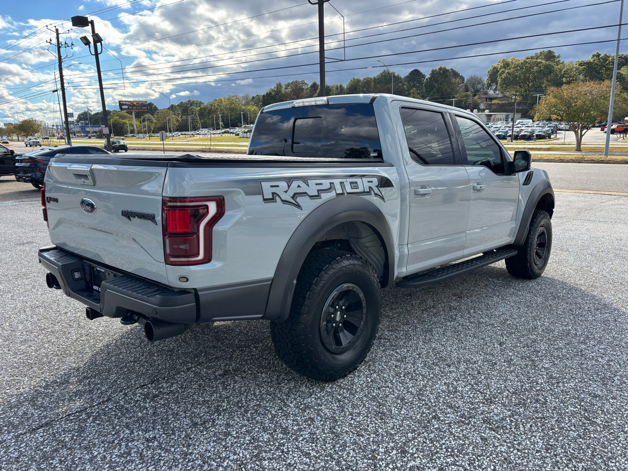 Used 2017 Ford F150 Raptor w/ Equipment Group 802A Luxury image 8