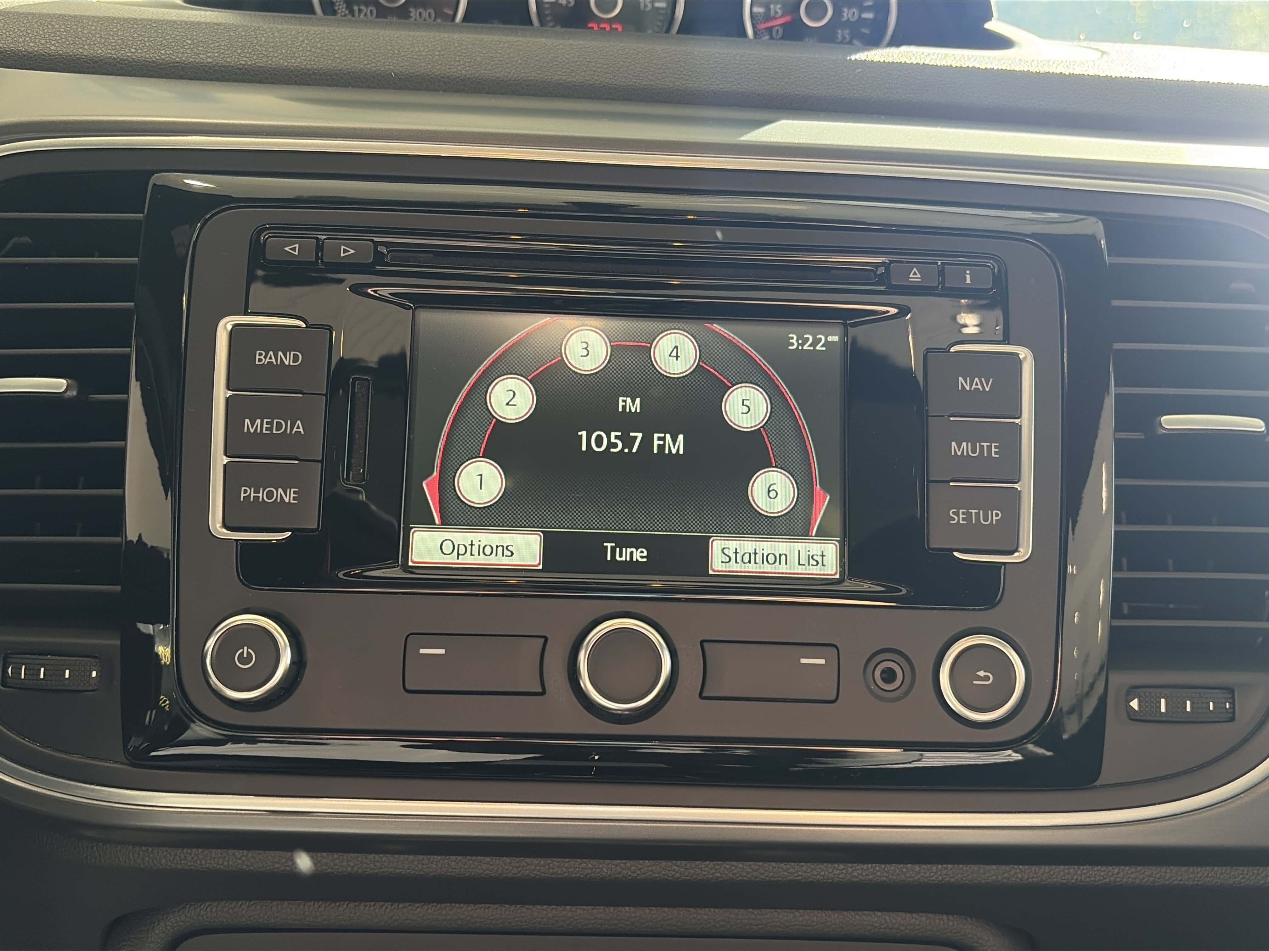Used 2014 Volkswagen Beetle GSR FWD image 56