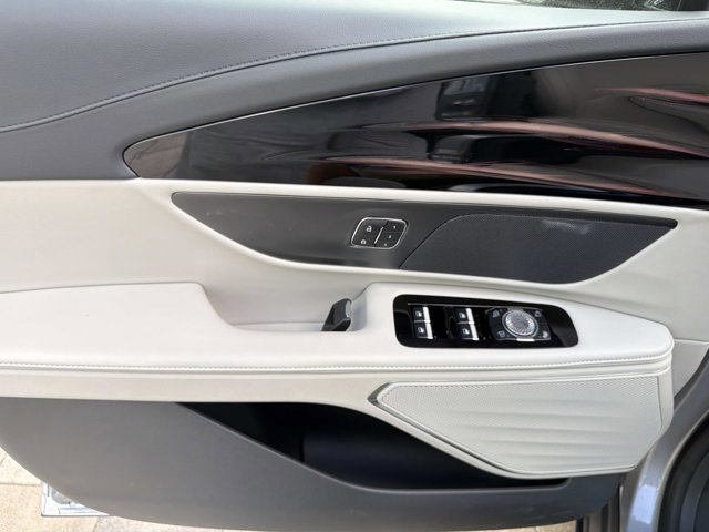 New 2026 Lincoln Nautilus Premier image 9