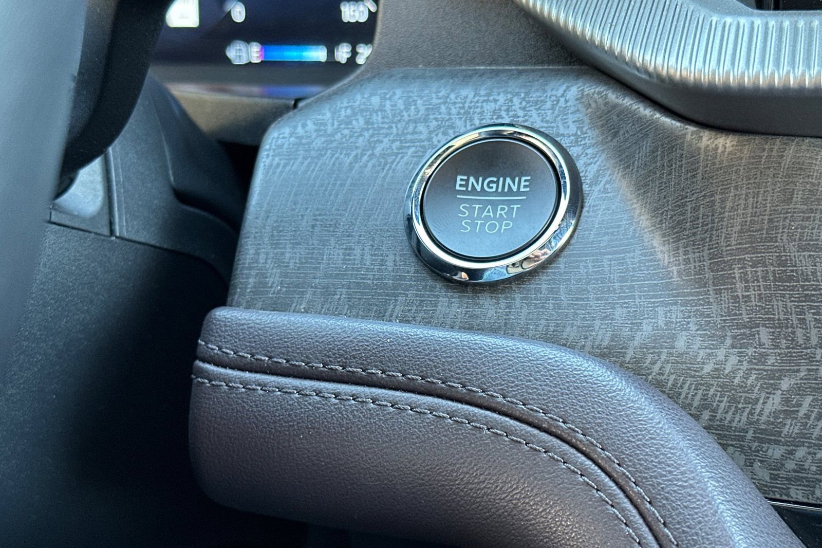 Used 2025 Ford Explorer Platinum w/ LUX Leather Package image 24