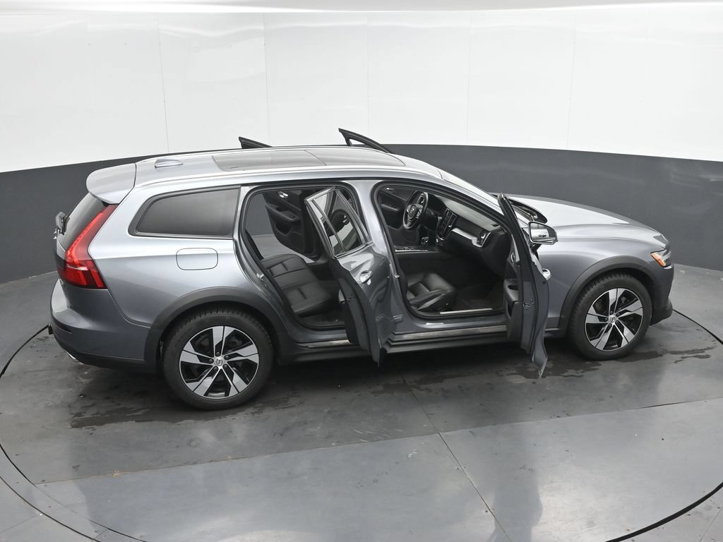 Used 2020 Volvo V60 T5 Cross Country w/ Protection Package AWD/4WD image 35
