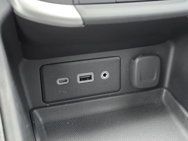 Used 2023 GMC Terrain SLE image 24