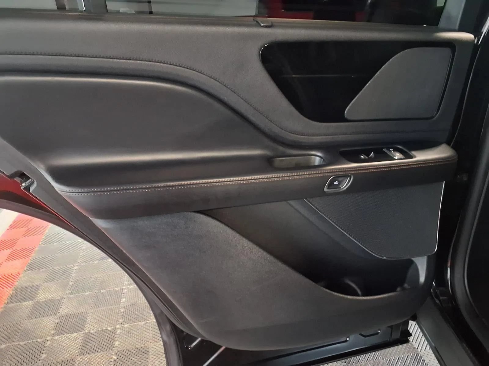 Used 2022 Lincoln Aviator AWD image 15