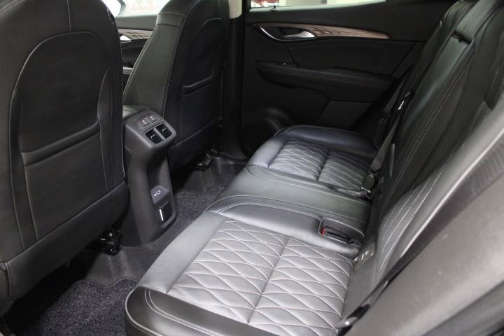 Used 2023 Buick Envision Avenir image 26