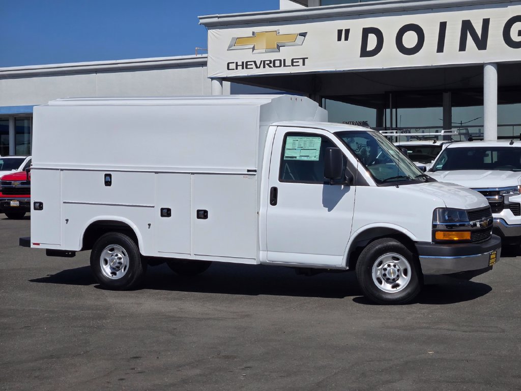New 2026 Chevrolet Express 3500 w/ Power Convenience Package RWD image 3