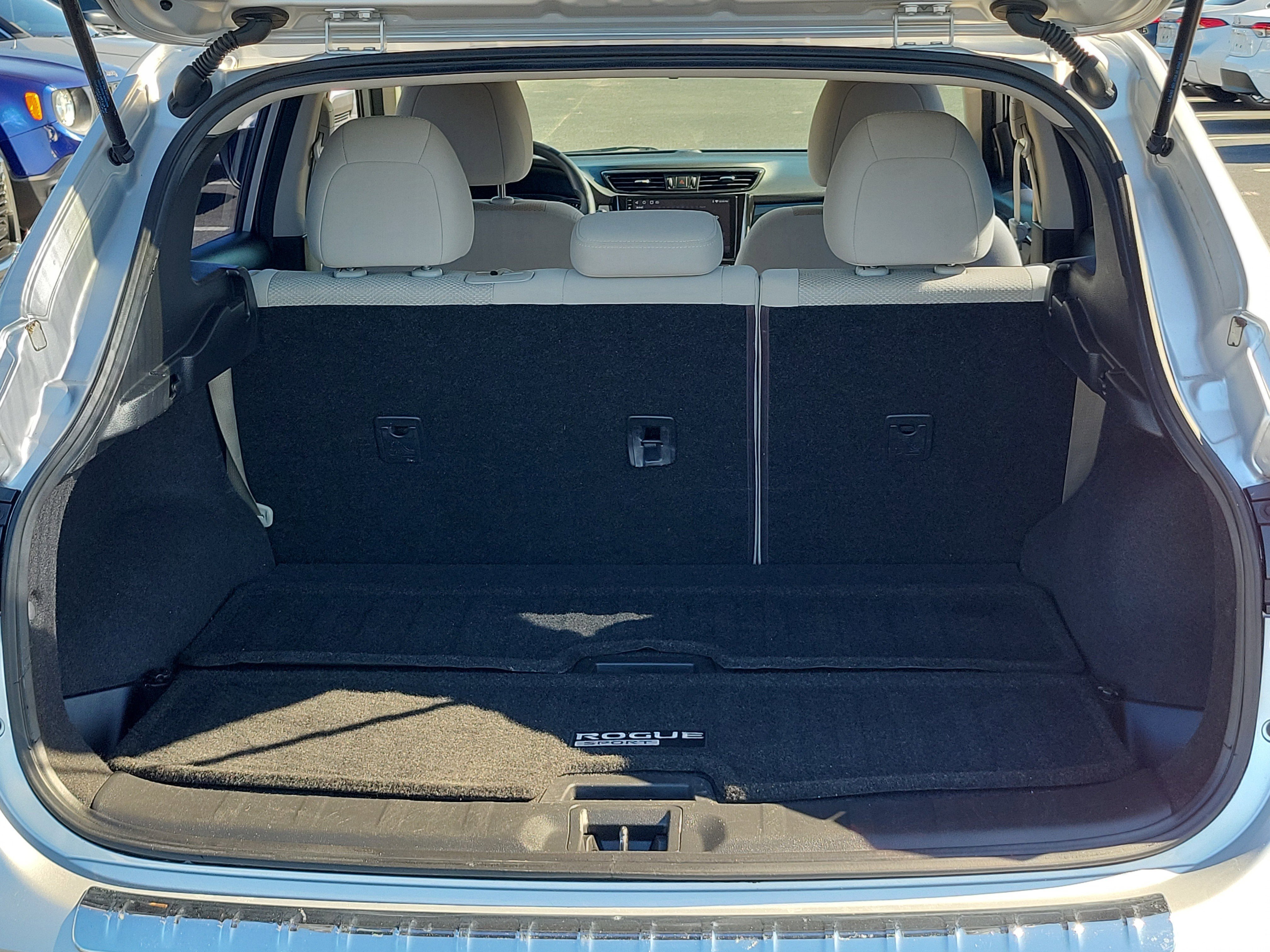 Used 2018 Nissan Rogue Sport SV image 12