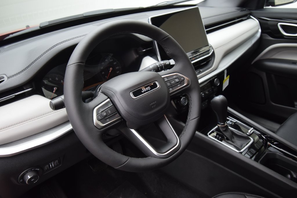New 2026 Jeep Compass Limited AWD/4WD image 32