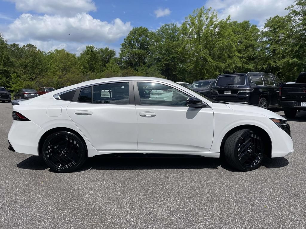 New 2026 Nissan Sentra SR w/ Floor Mat Package FWD image 2