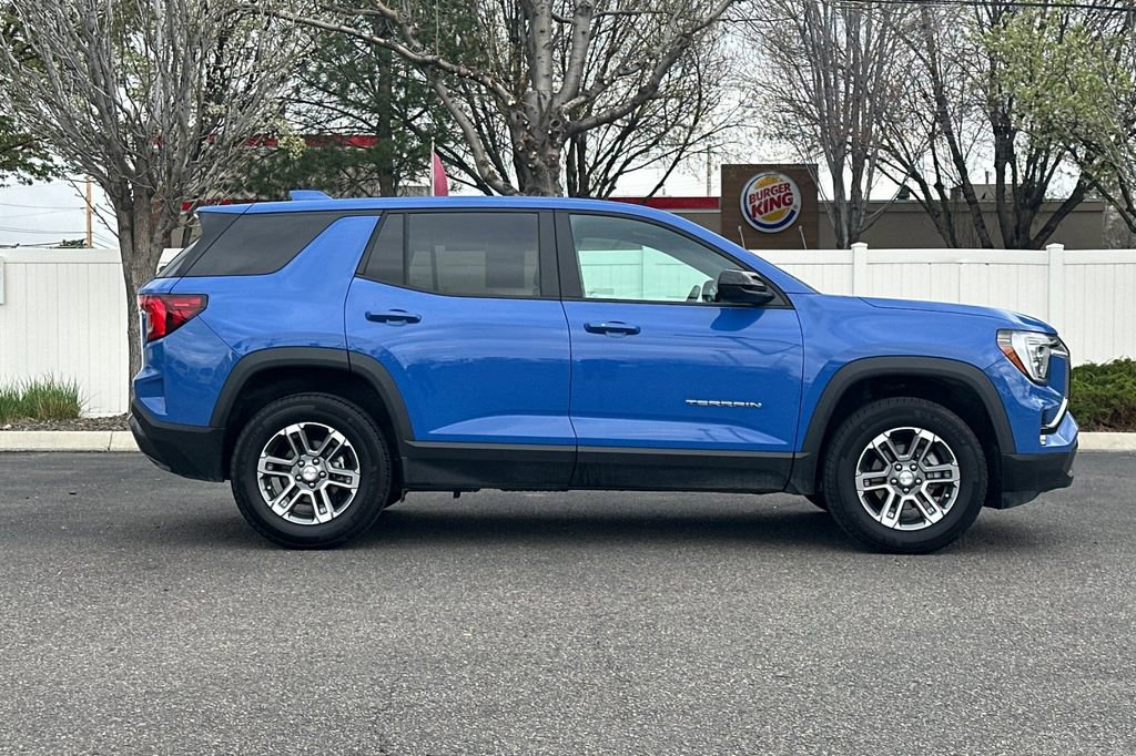 Used 2026 GMC Terrain Elevation AWD/4WD image 3