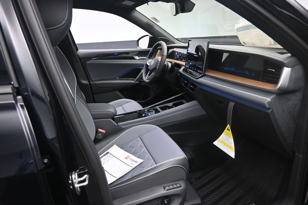 New 2026 Volkswagen Tiguan SEL R-Line AWD/4WD image 29