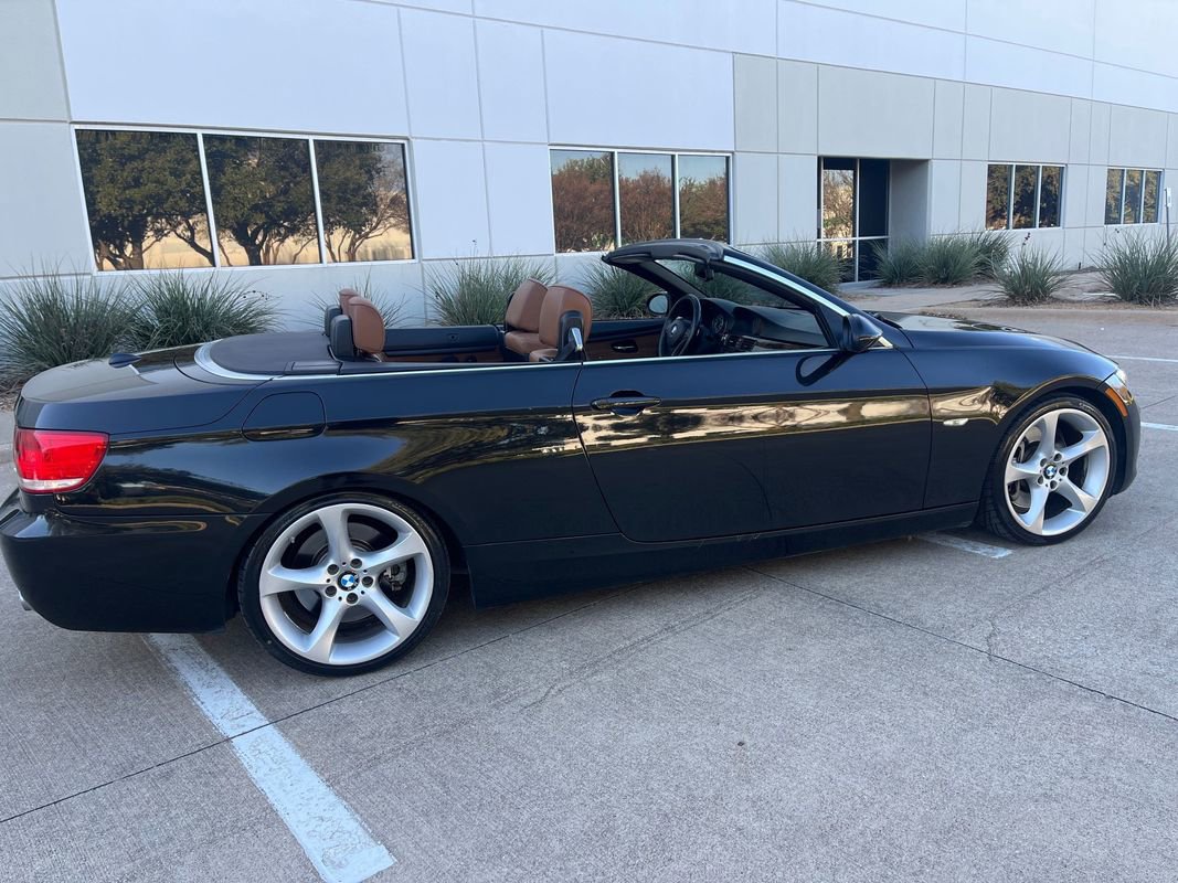 Used 2008 BMW 335i Convertible image 10