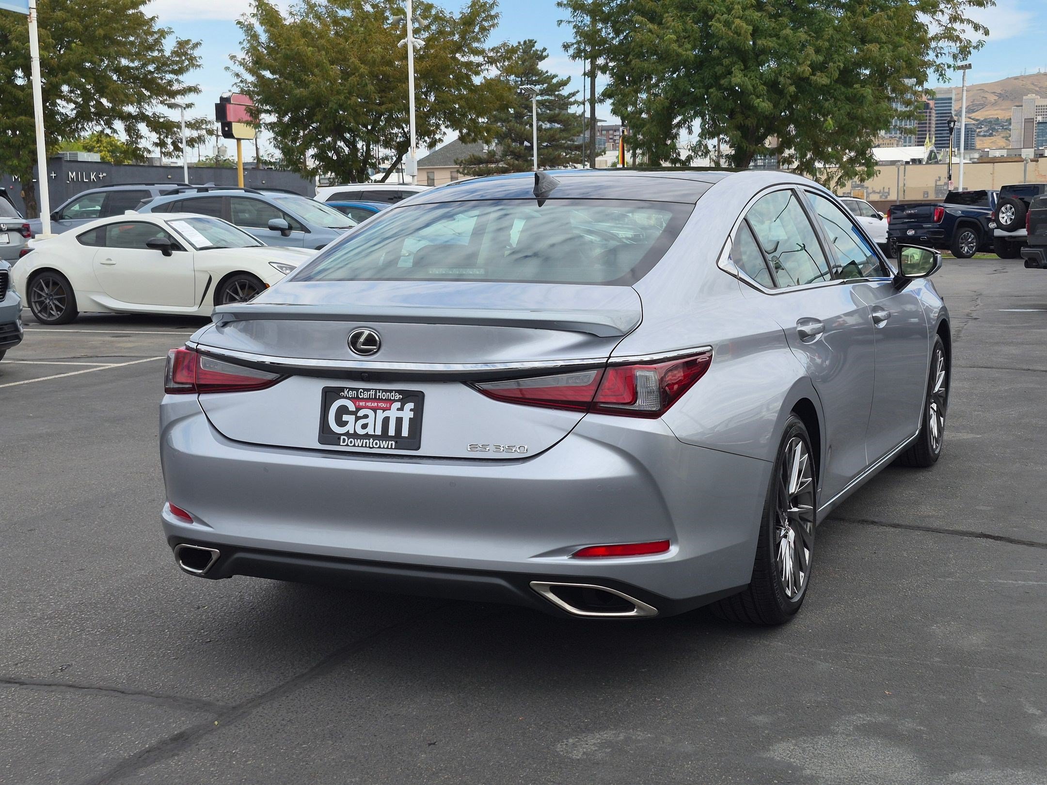 Used 2025 Lexus ES 350 Ultra Luxury FWD image 3