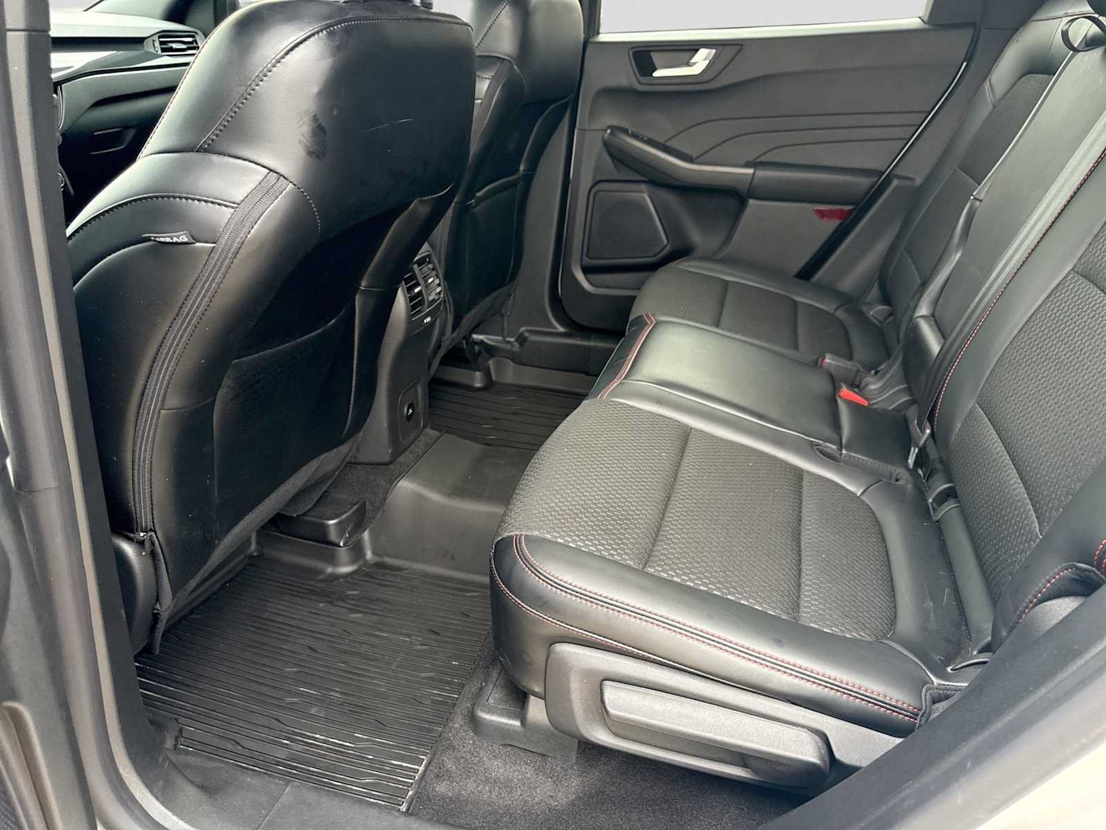 Used 2024 Ford Escape ST-Line w/ Tech Pack #1 AWD/4WD image 18