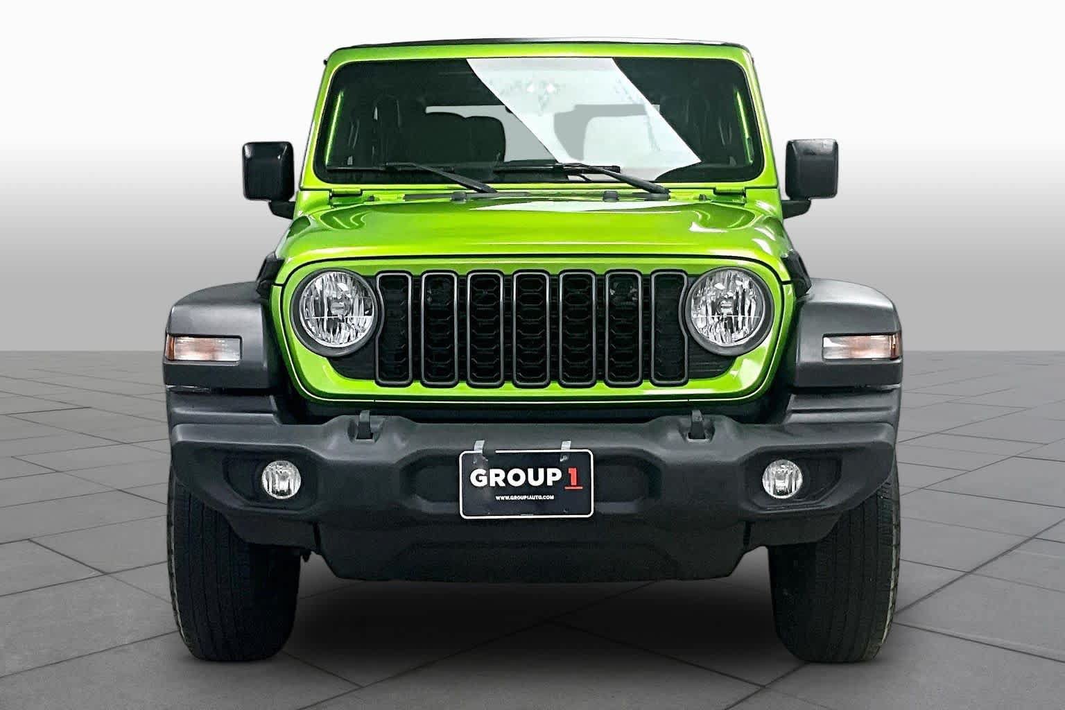 Used 2025 Jeep Wrangler Sport AWD/4WD image 4