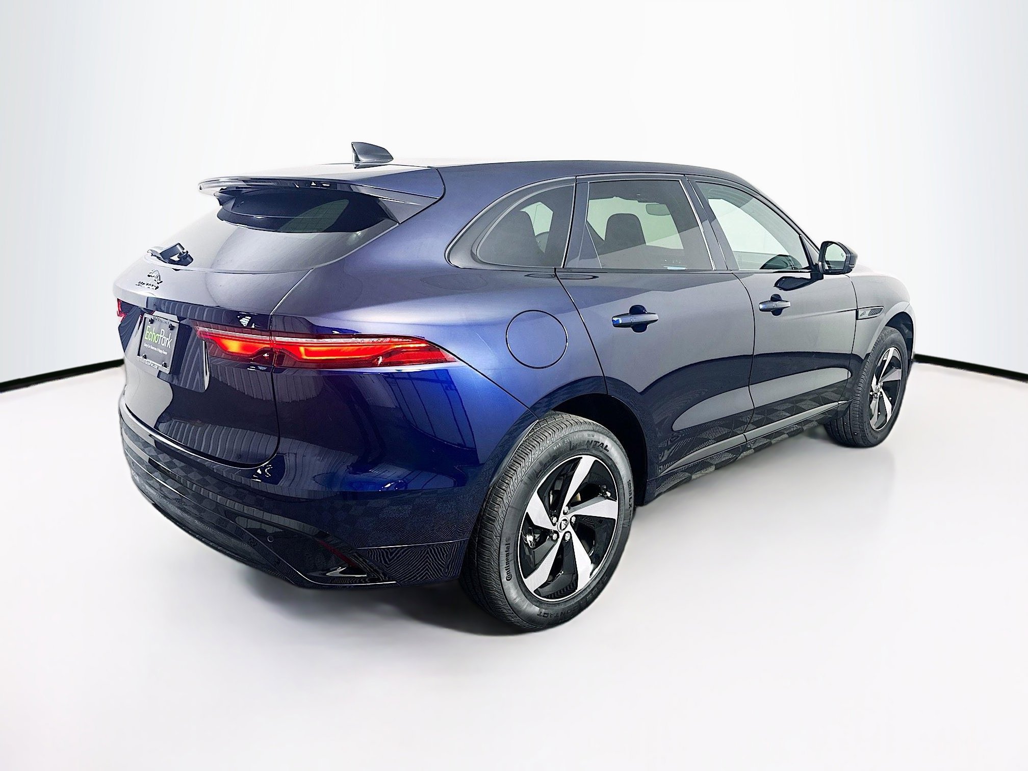 Used 2025 Jaguar F-PACE R-Dynamic S image 9