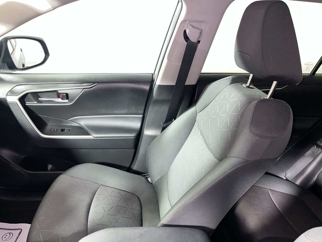 Used 2023 Toyota RAV4 XLE AWD/4WD image 26