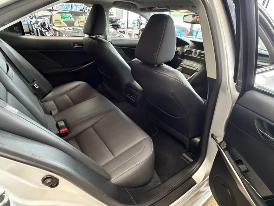 Used 2015 Lexus IS 250 w/ Premium Package RWD image 30