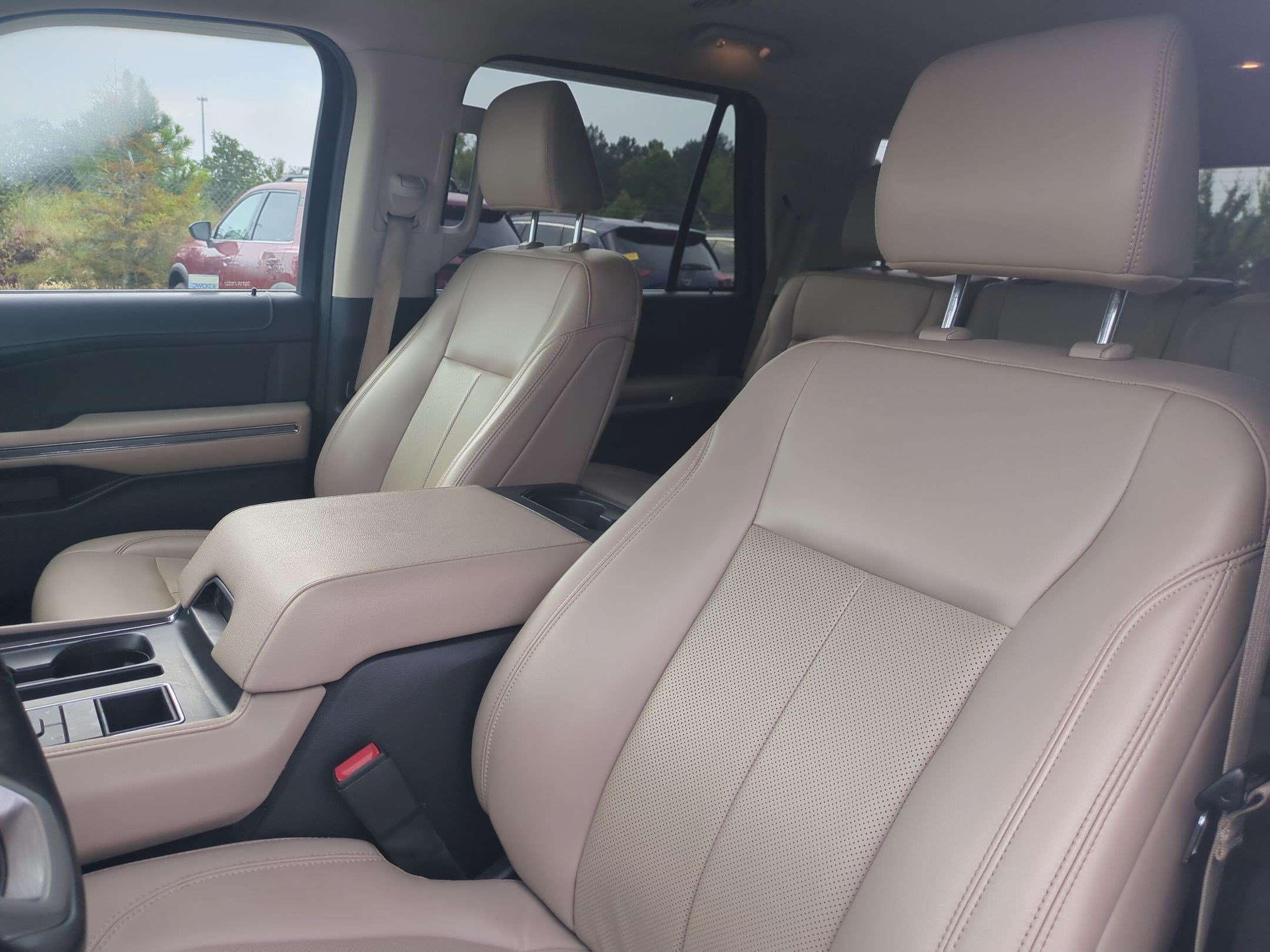 Used 2023 Ford Expedition XLT RWD image 15