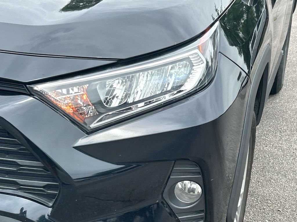 Used 2021 Toyota RAV4 XLE FWD image 10