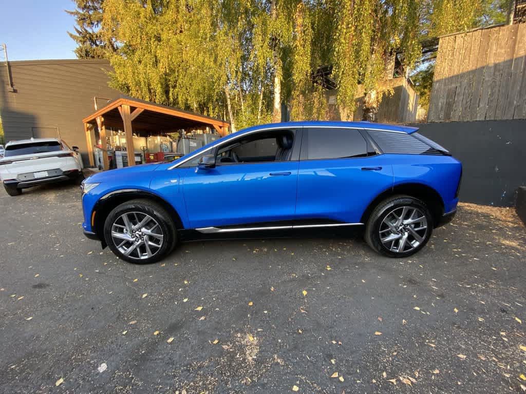 Certified 2026 Cadillac Optiq Luxury 2 AWD/4WD image 3