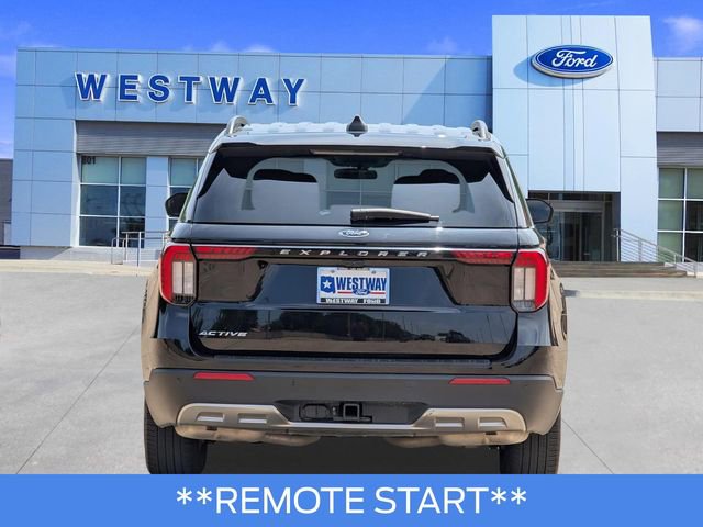 Used 2025 Ford Explorer Active w/ Active Comfort Package RWD image 4
