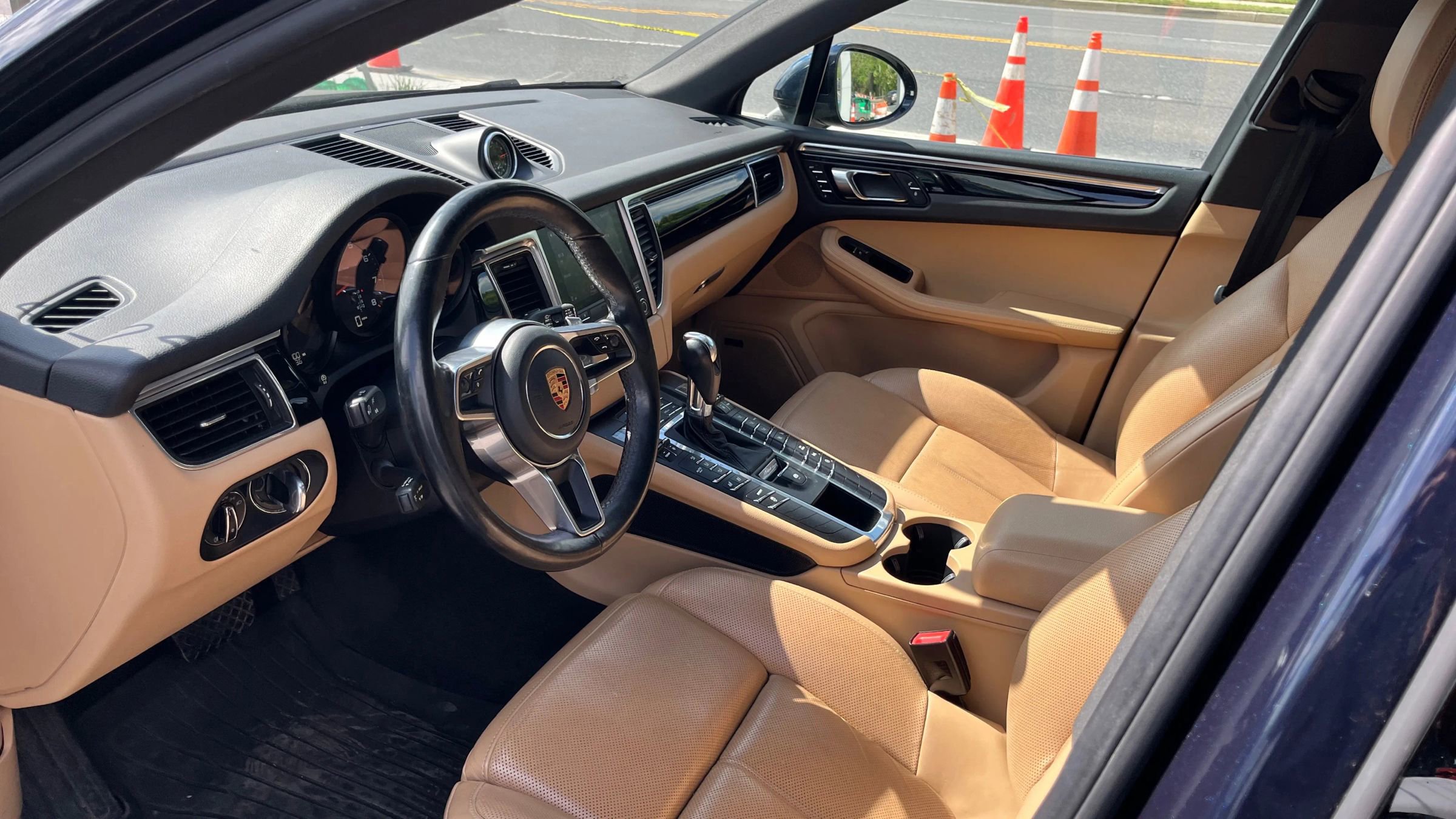 Used 2018 Porsche Macan Sport Edition AWD/4WD image 14