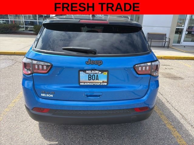 Used 2024 Jeep Compass Latitude w/ Convenience Group AWD/4WD image 5